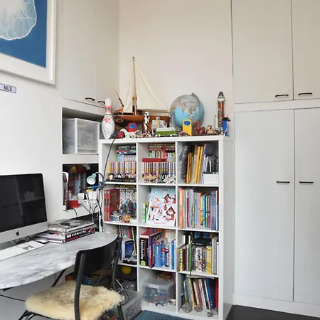 Spacious 141 M Family Nest In 10th District Apartment