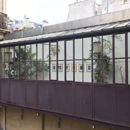 Spacious 141 M Family Nest In 10th District Apartment *
