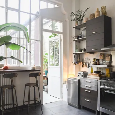 Spacious 141 M Family Nest In 10th District Paris