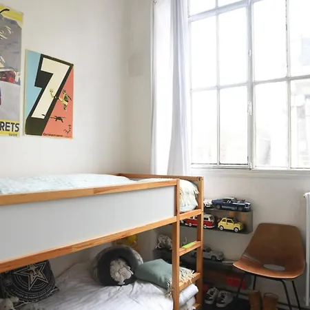 Spacious 141 M Family Nest In 10th District *
